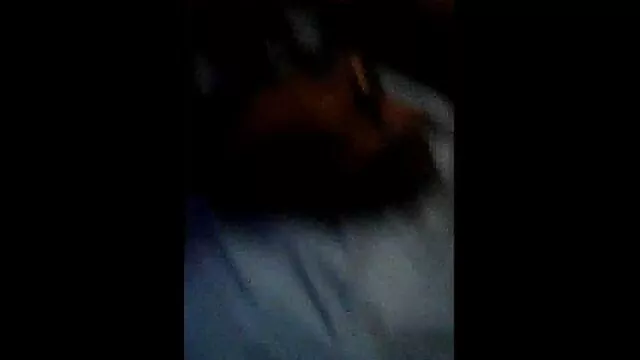 కొంటె నల్లటి జుట్టు గల స్త్రీ వేశ్య తన బంగారు కస్టమర్‌కి బ్లోజాబ్ చేస్తుంది తెలుగు లవ్ సెక్స్ వీడియో
