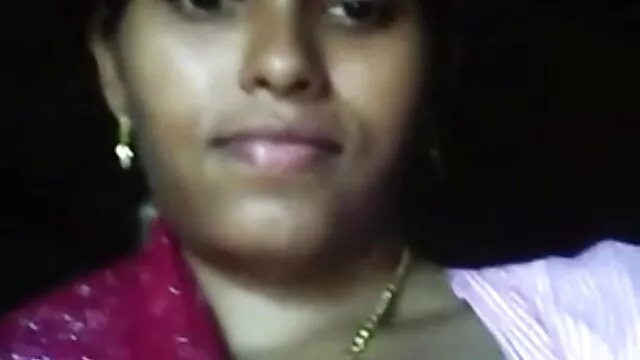 స్టిన్నింగ్ బ్రూనట్ పోర్న్ మోడల్ టీల్ తెలుగులో సెక్స్ వీడియో కాన్రాడ్ సేథ్ గాంబుల్‌కి హెడ్ ఇస్తుంది